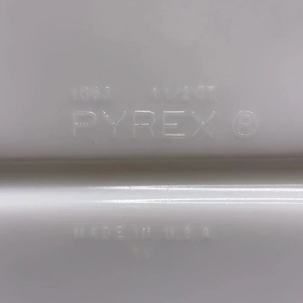 Vintage 1960s Pyrex 1063 1 1/2 Quart Oval White Divided Casserole‎ Serving Dish
